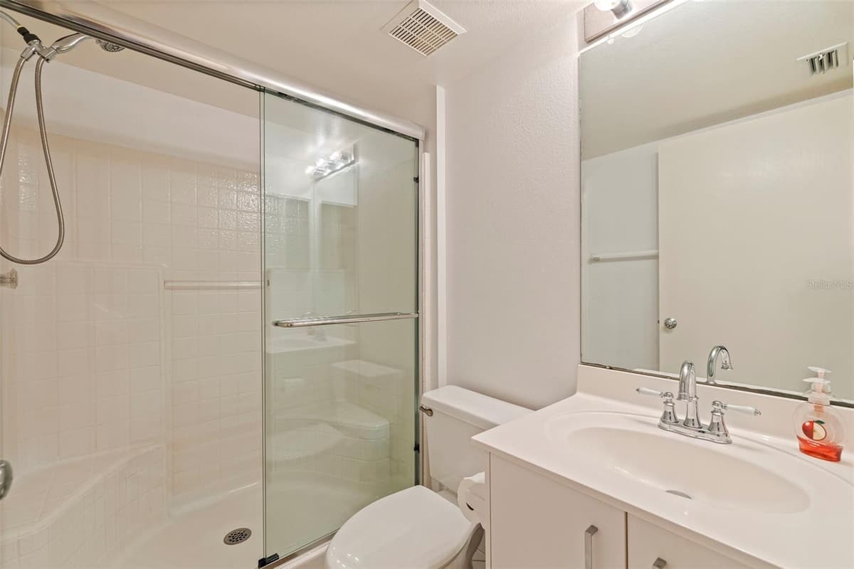 6105 BAHIA DEL MAR CIRCLE — photo 24 of 38