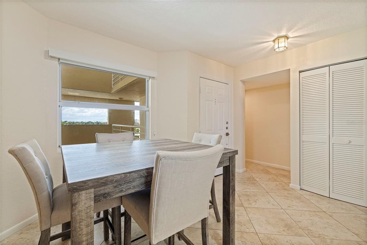 6105 BAHIA DEL MAR CIRCLE — photo 9 of 38