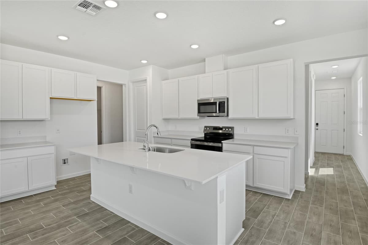 5228 BEE BALM STREET — photo 4 of 22