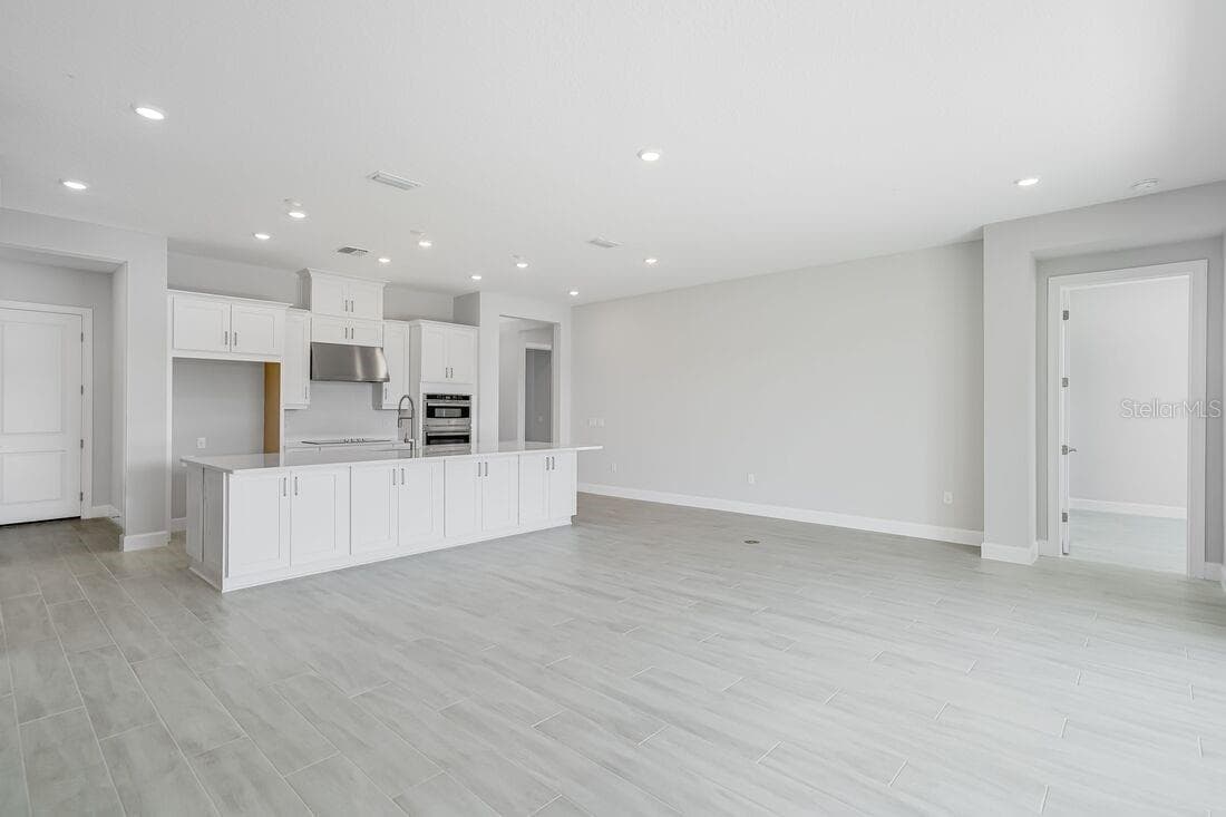 5652 NEVIS TERRACE — photo 8 of 36