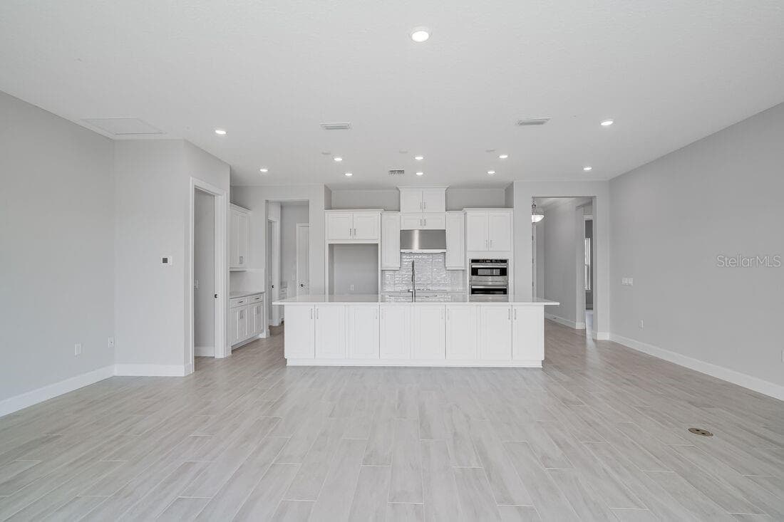 5652 NEVIS TERRACE — photo 10 of 36