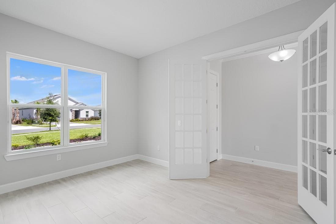 5652 NEVIS TERRACE — photo 7 of 36