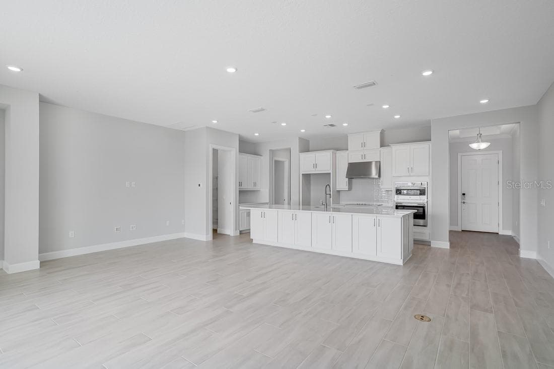5652 NEVIS TERRACE — photo 9 of 36
