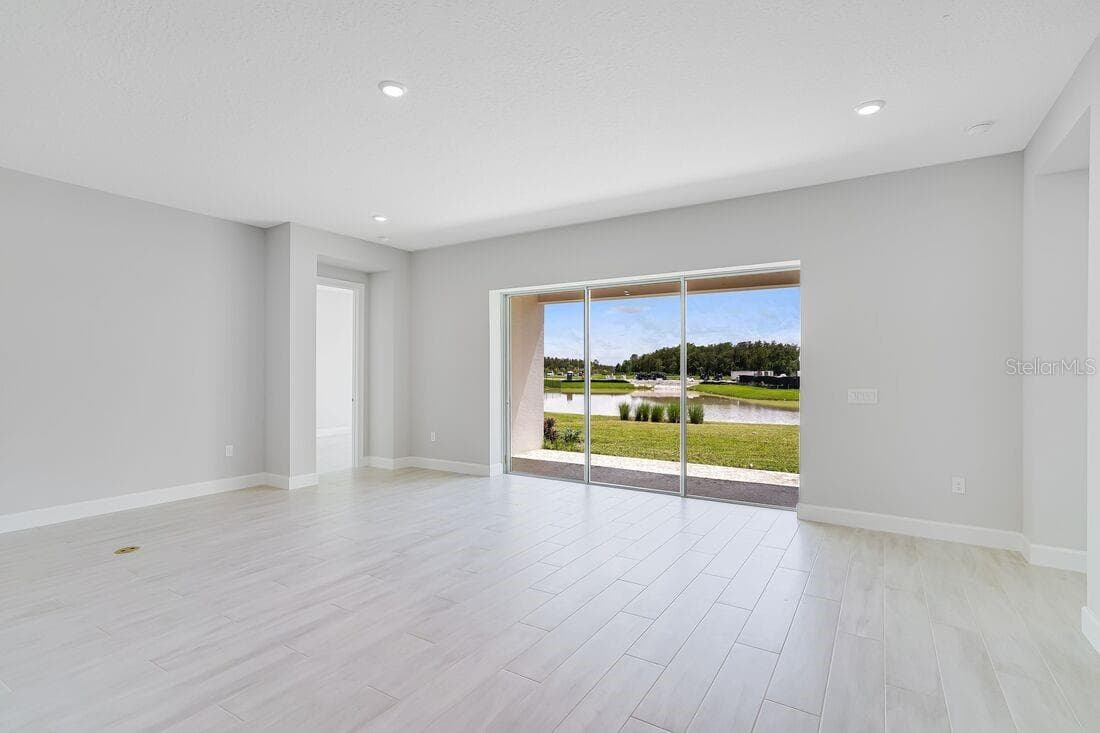 5652 NEVIS TERRACE — photo 12 of 36
