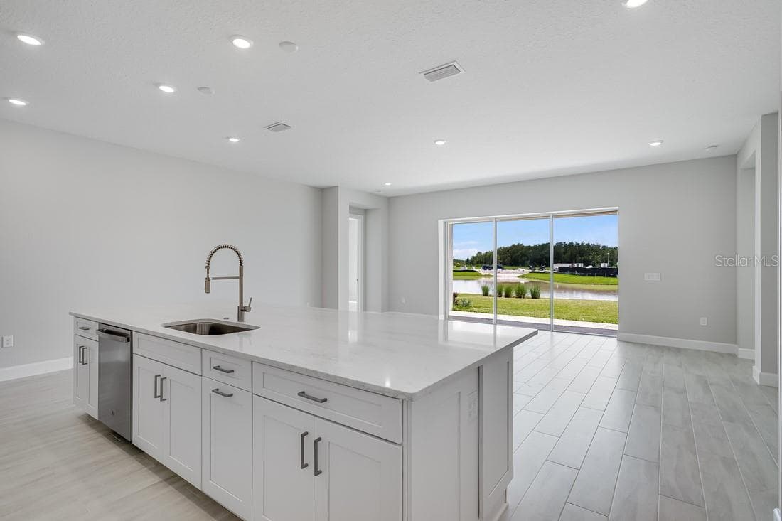 5652 NEVIS TERRACE — photo 5 of 36