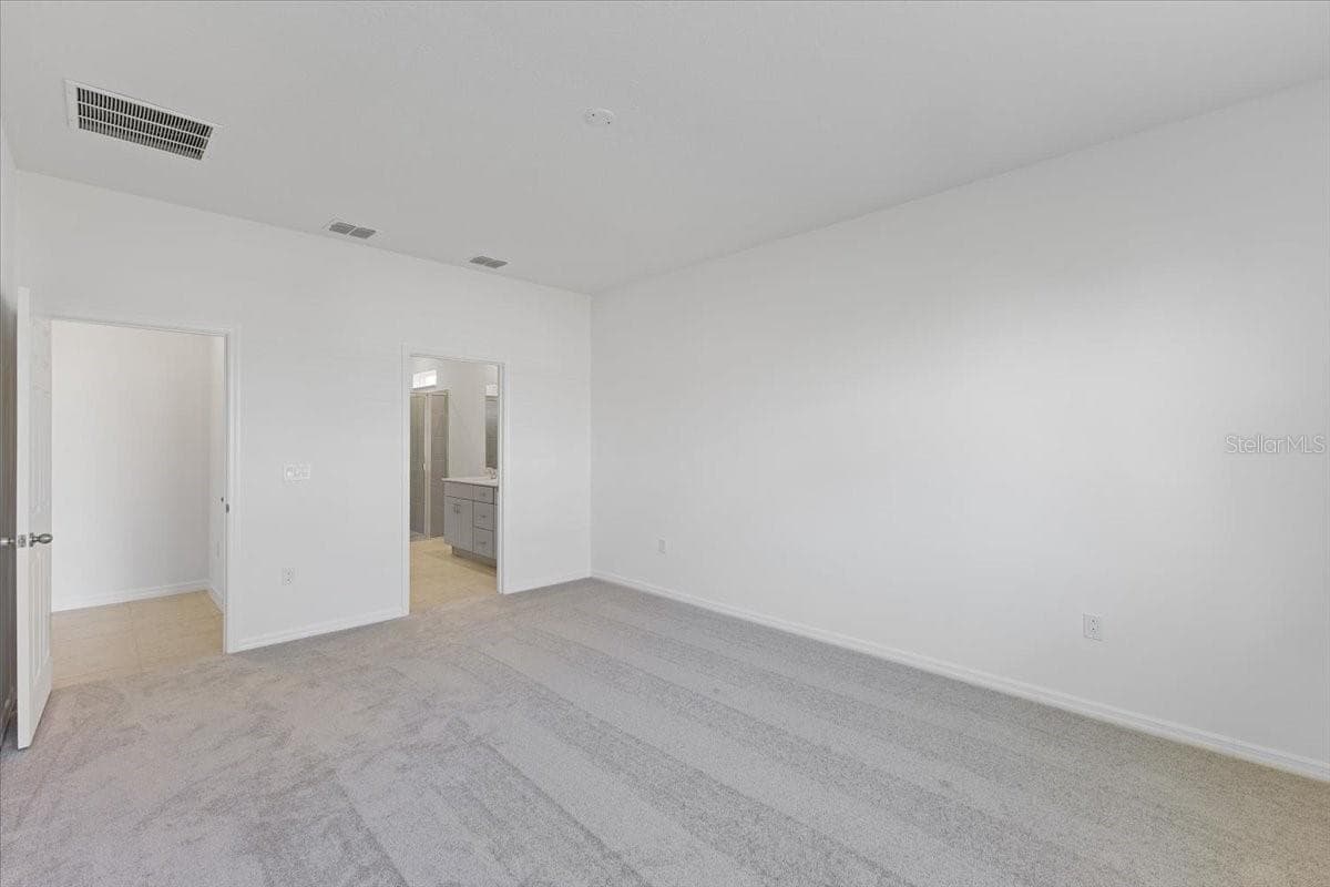 519 SILVER PALM DRIVE — photo 10 of 15