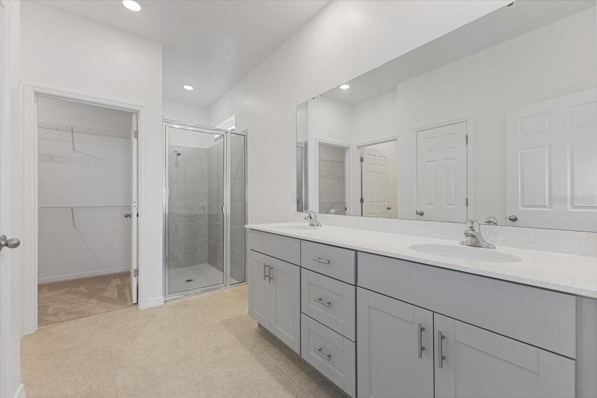 519 SILVER PALM DRIVE — photo 11 of 15