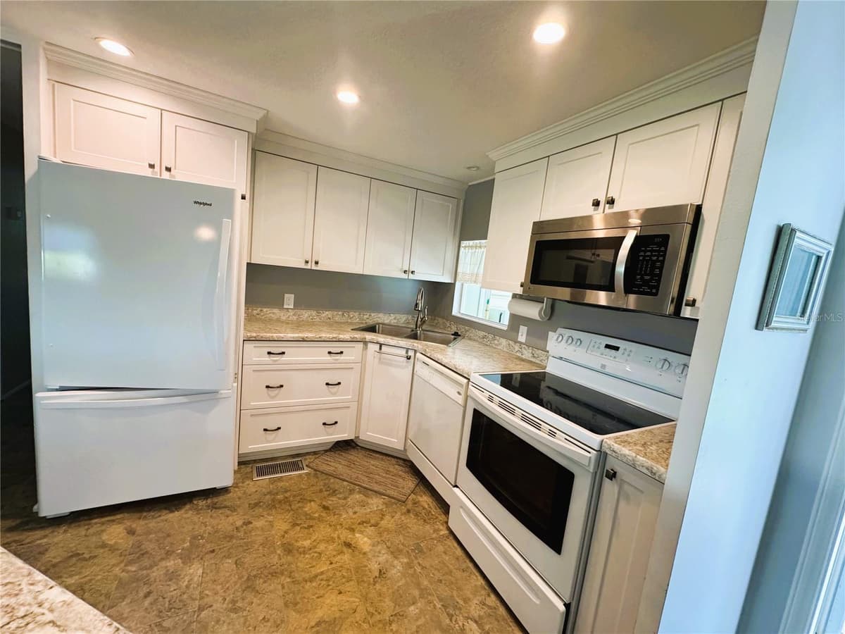 102 TANGELO COVE — photo 36 of 53