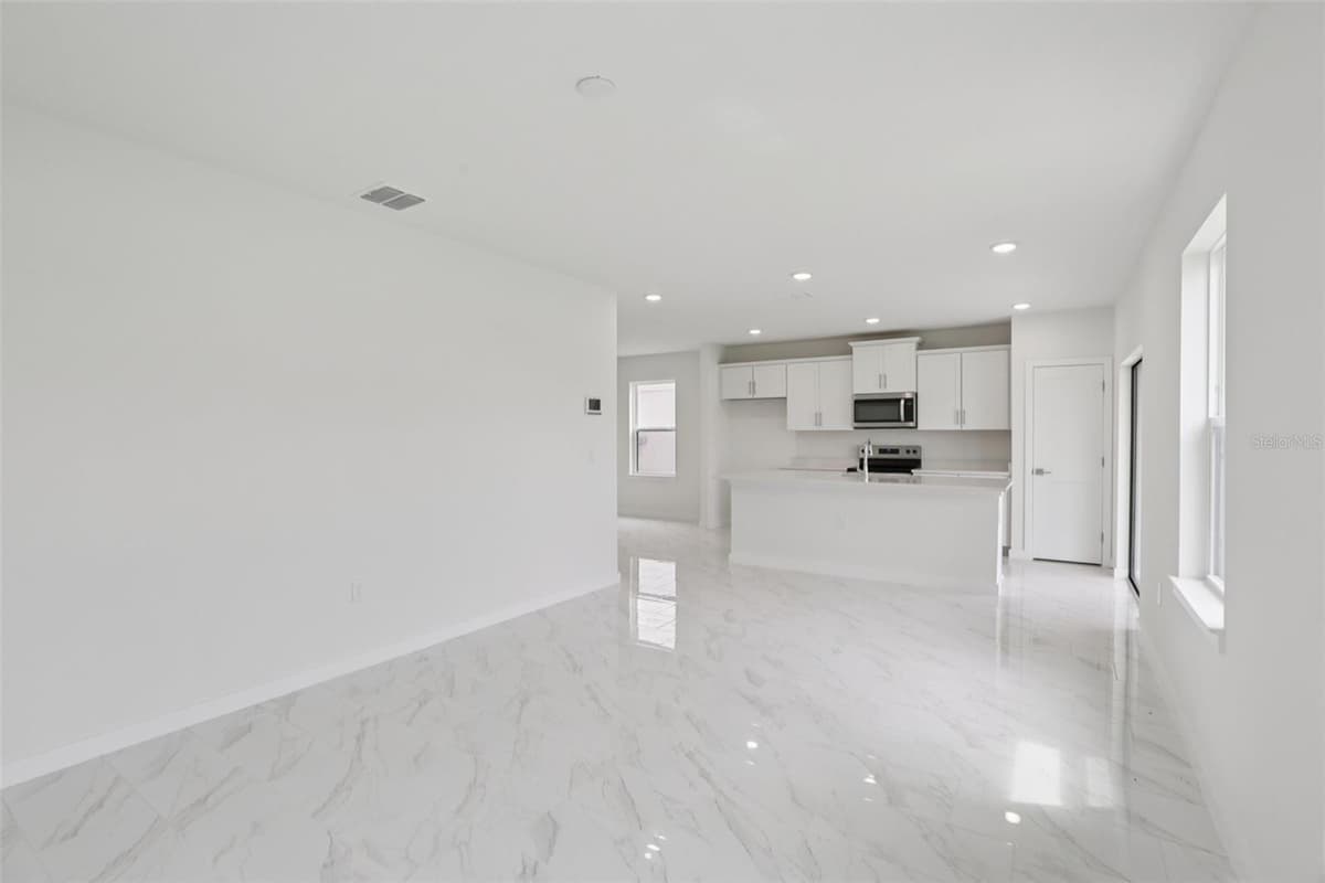 3255 CUP DRIVE — photo 9 of 56