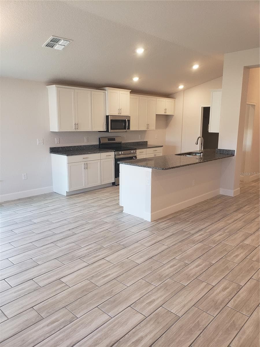 4866 SUTHERLAND STREET — photo 6 of 14