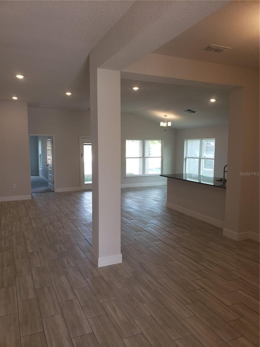 4866 SUTHERLAND STREET — photo 4 of 14