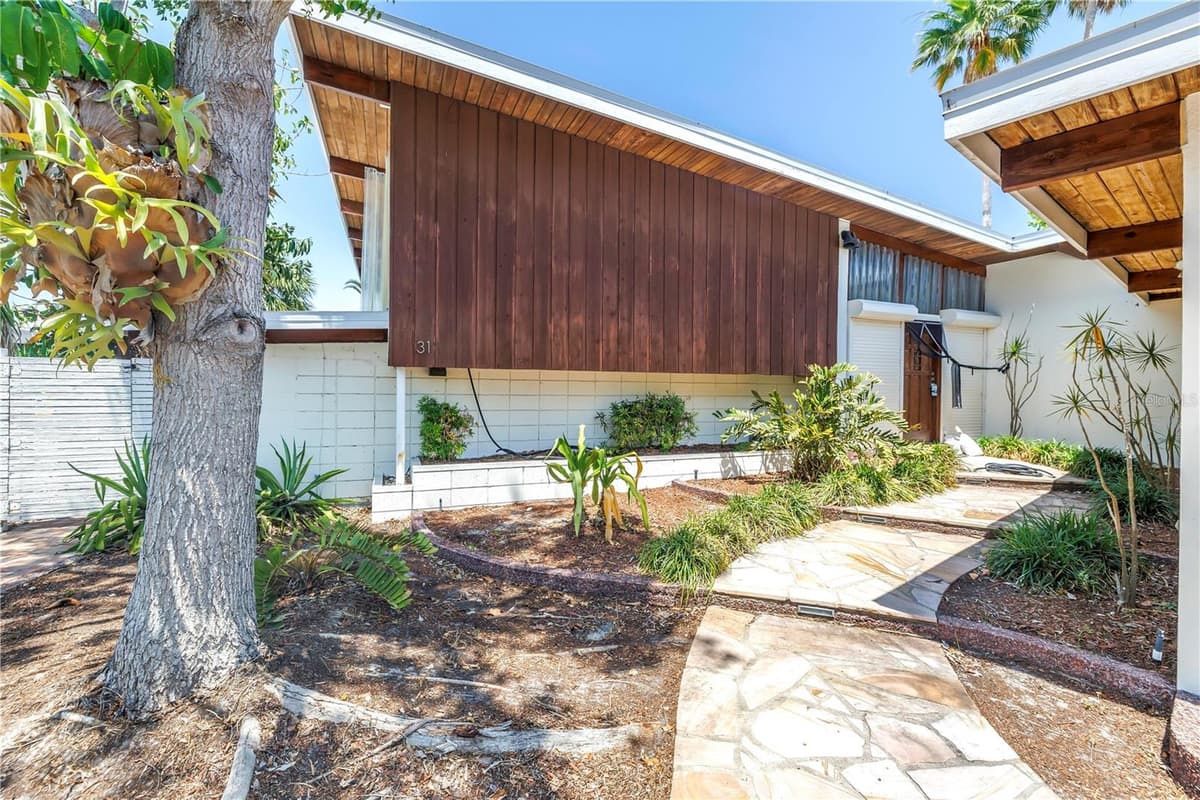 31 DOLPHIN DRIVE — photo 15 of 60