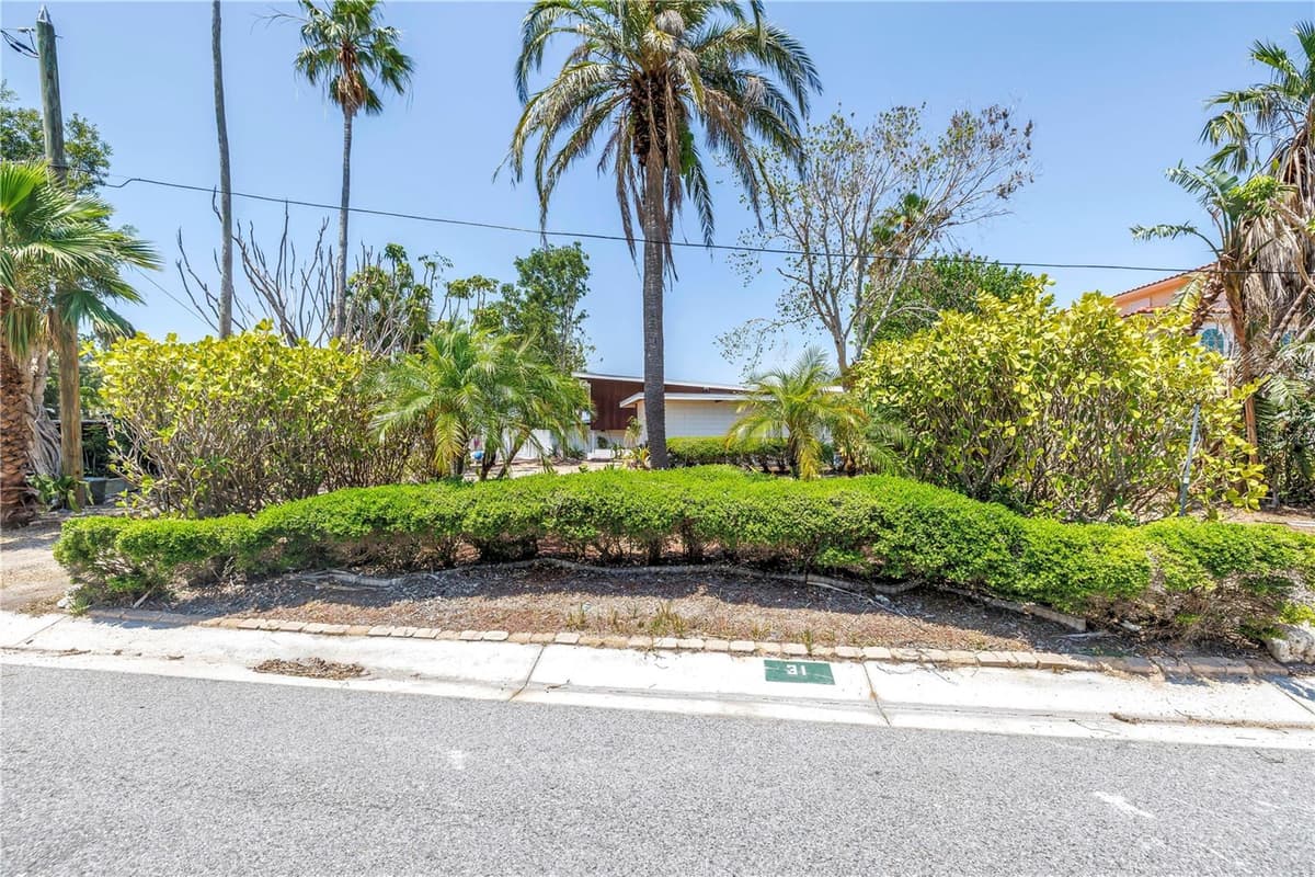 31 DOLPHIN DRIVE — photo 9 of 60