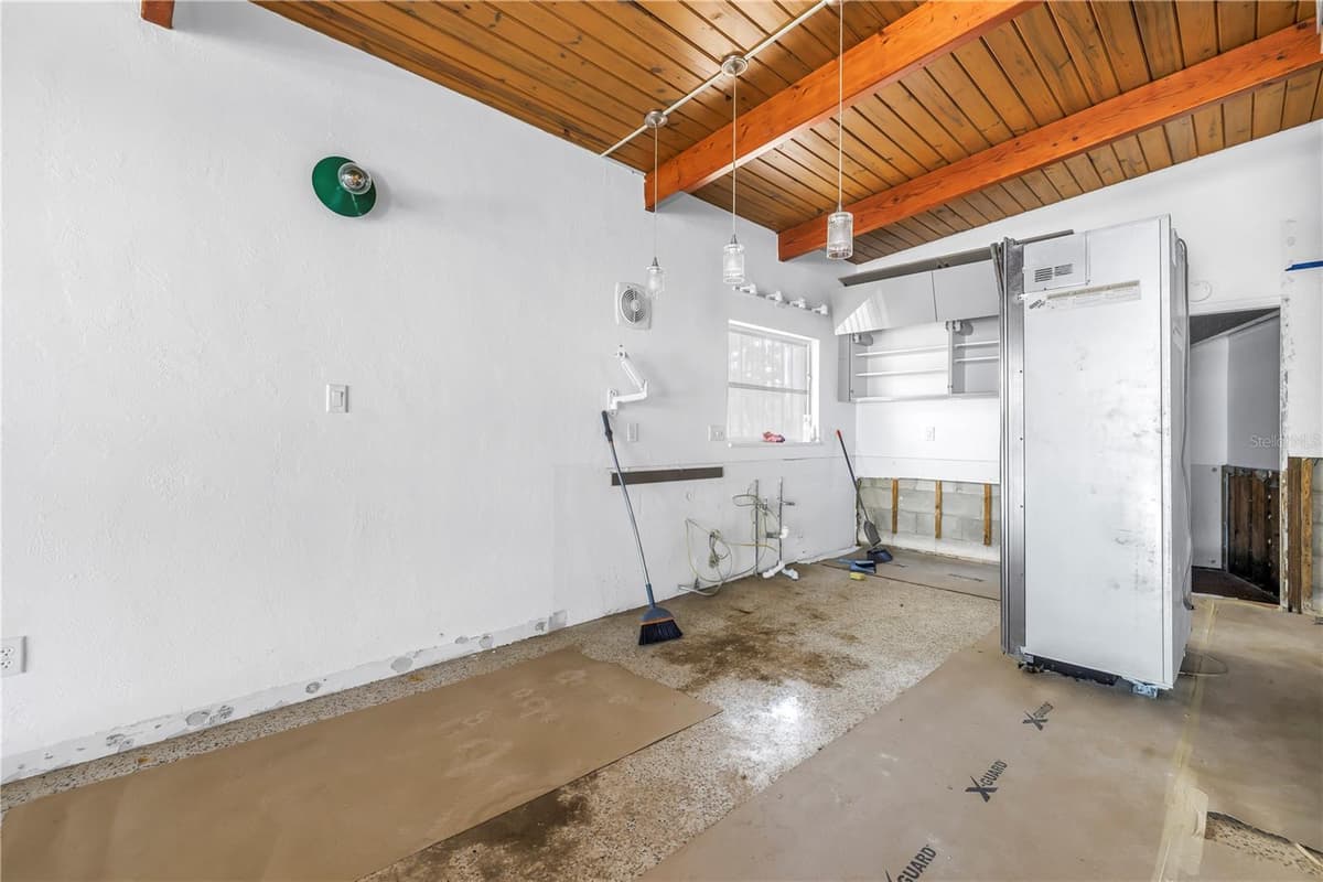 31 DOLPHIN DRIVE — photo 27 of 60