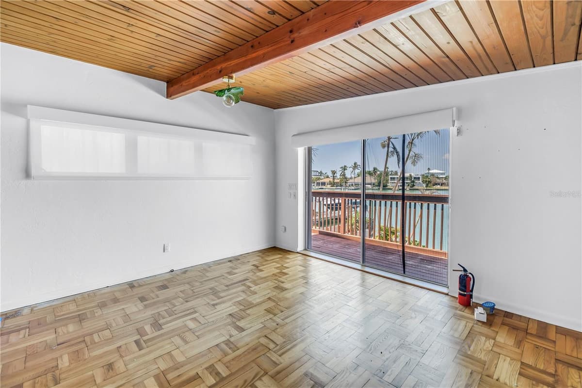 31 DOLPHIN DRIVE — photo 33 of 60
