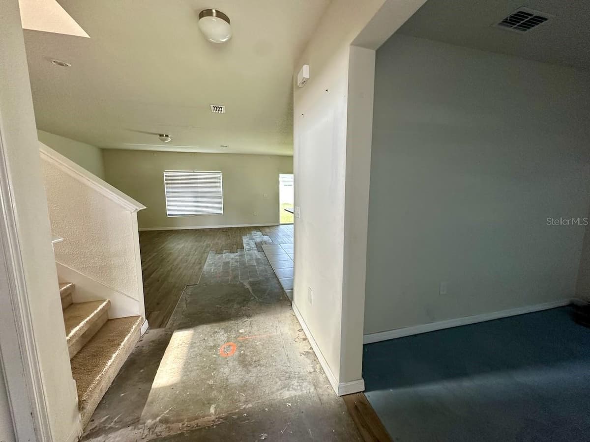 235 HIBISCUS STREET — photo 5 of 35