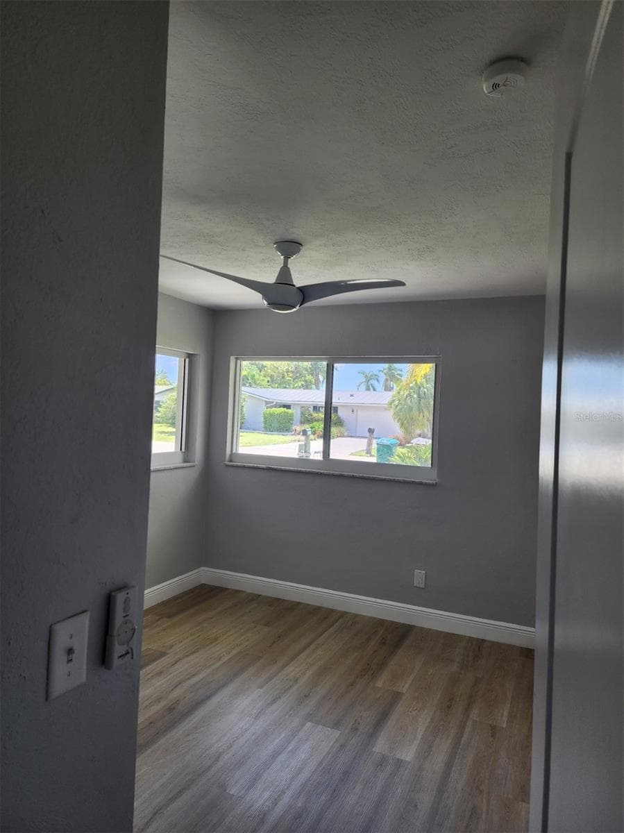 5325 COCOA COURT — photo 5 of 18
