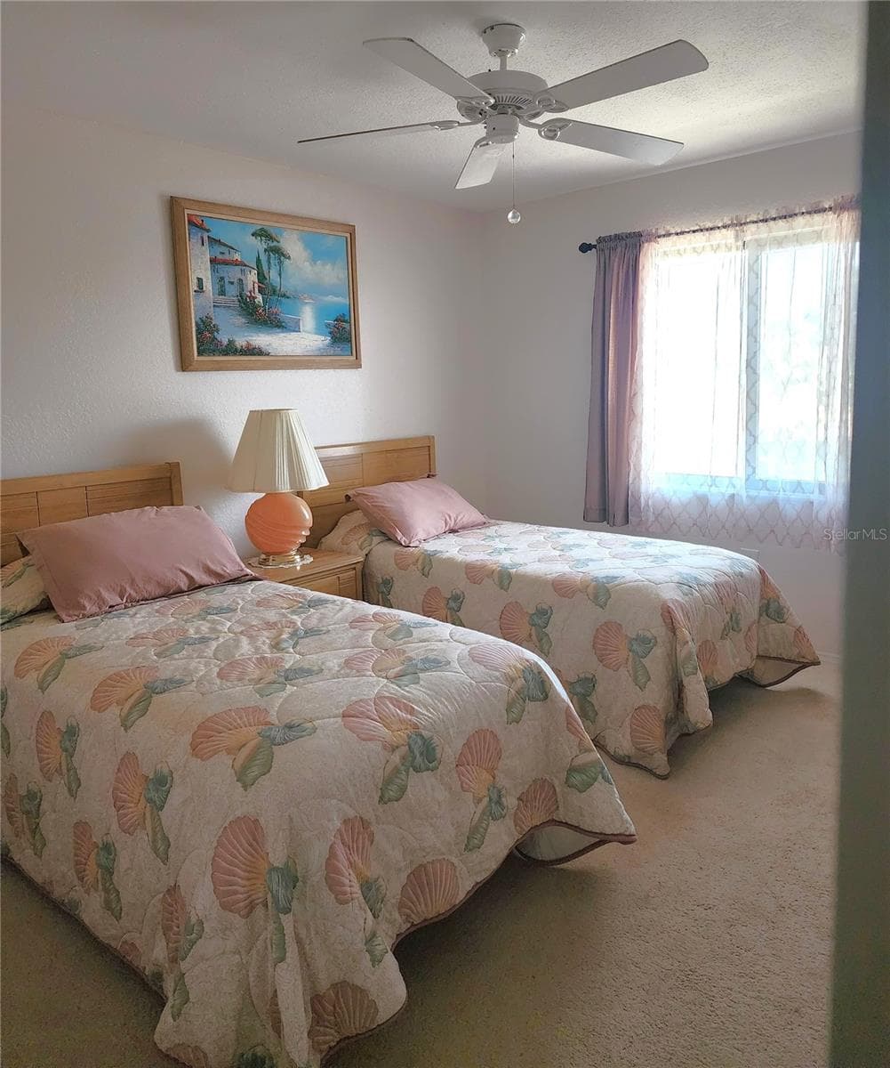 4056 OAKVIEW DRIVE — photo 8 of 24