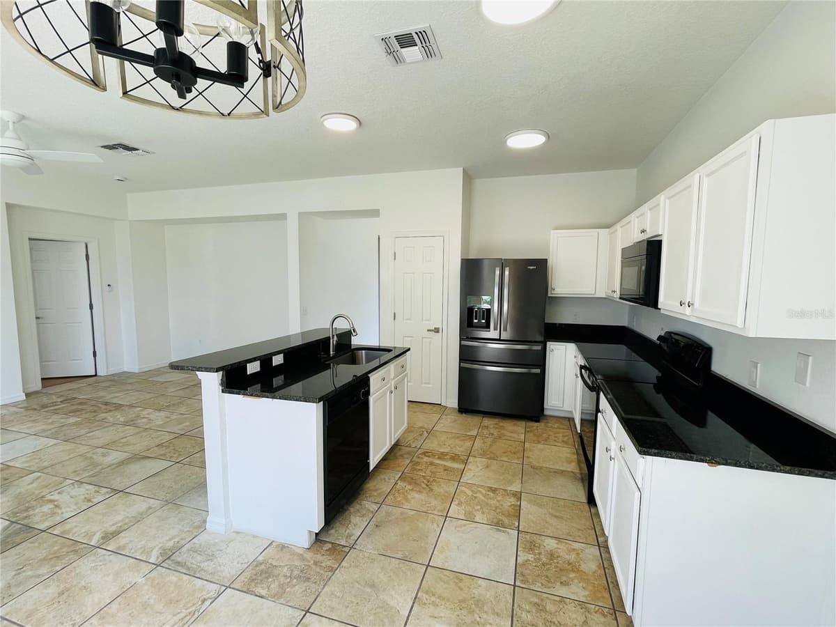 2728 PORTCHESTER COURT — photo 3 of 16