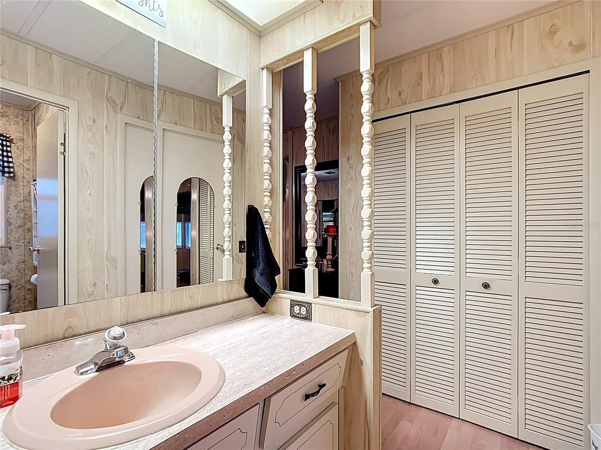 6044 GRAND OAKS DRIVE — photo 29 of 52