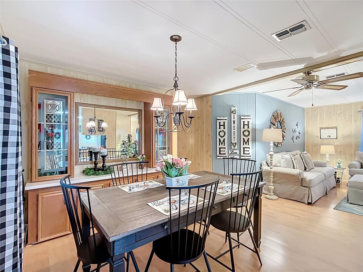 6044 GRAND OAKS DRIVE — photo 11 of 52