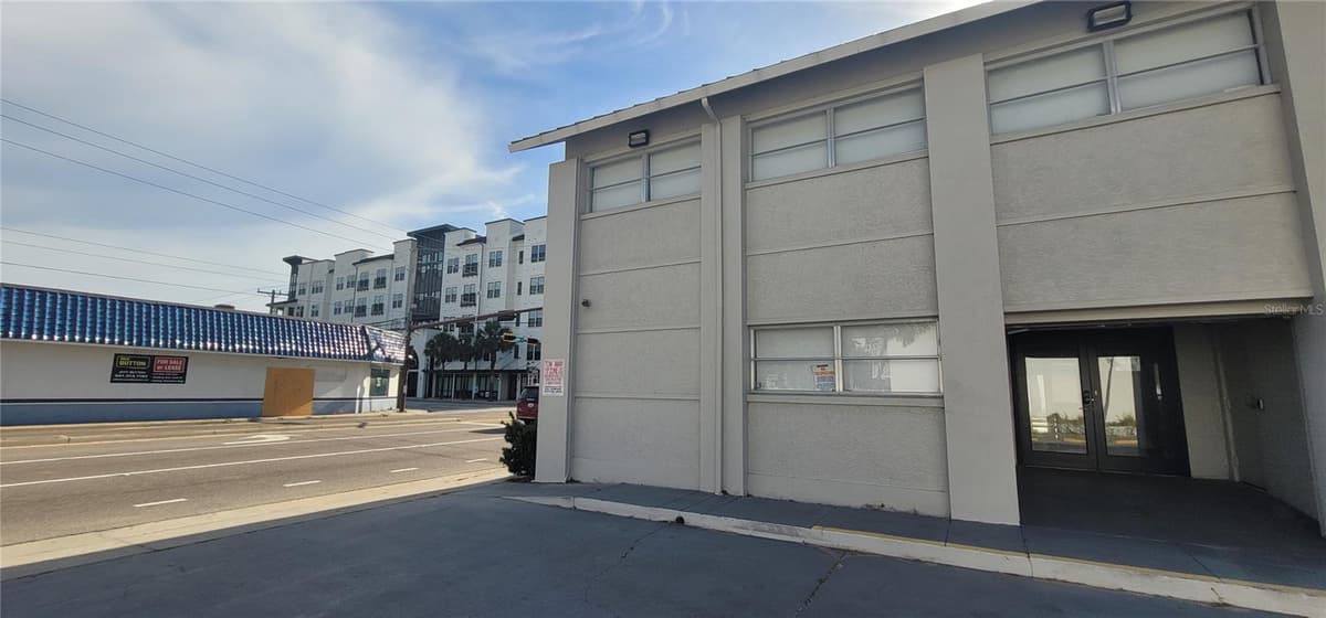 227 CENTRAL AVENUE — photo 4 of 38