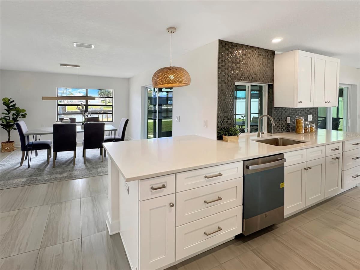 9907 ISLAND HARBOR DRIVE — photo 13 of 43