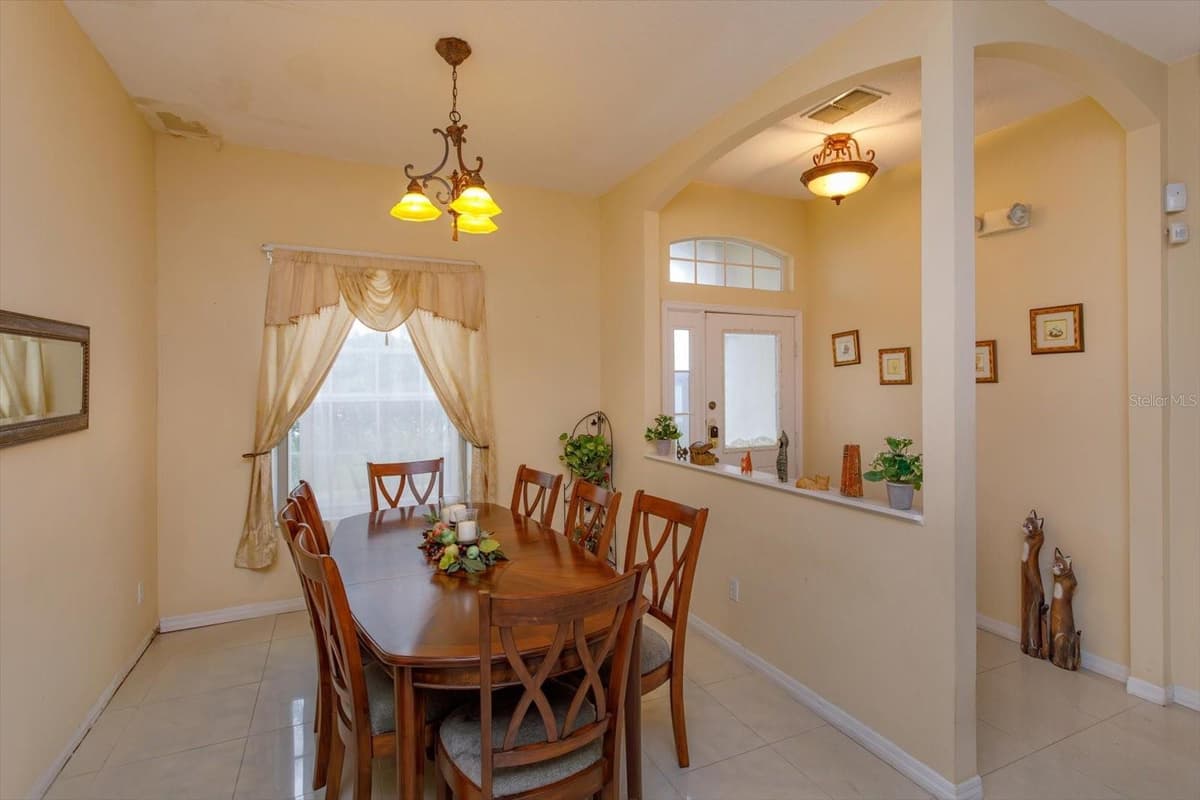244 BALLYSHANNON DRIVE — photo 3 of 25