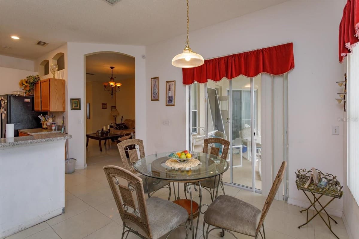 244 BALLYSHANNON DRIVE — photo 8 of 25