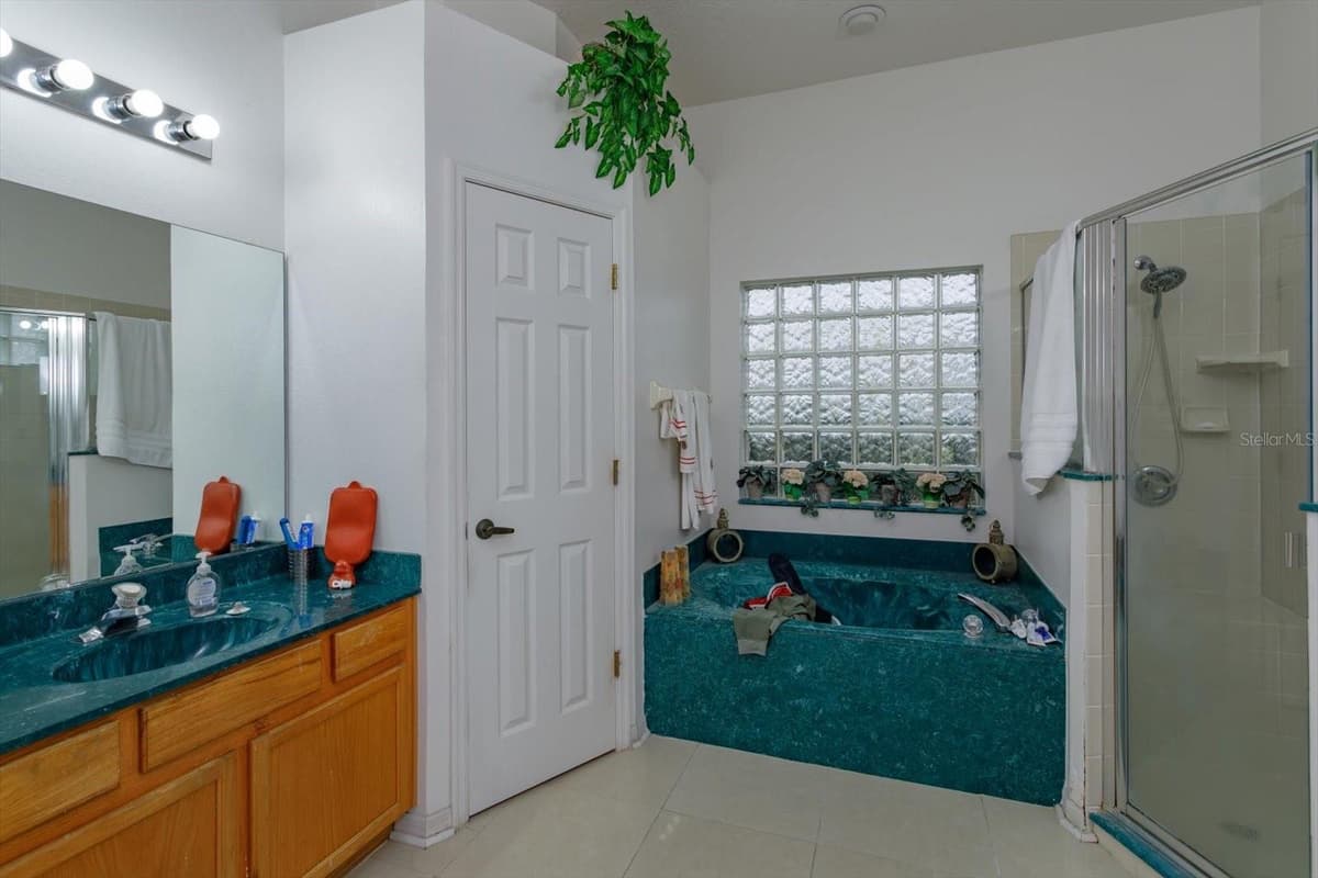 244 BALLYSHANNON DRIVE — photo 13 of 25