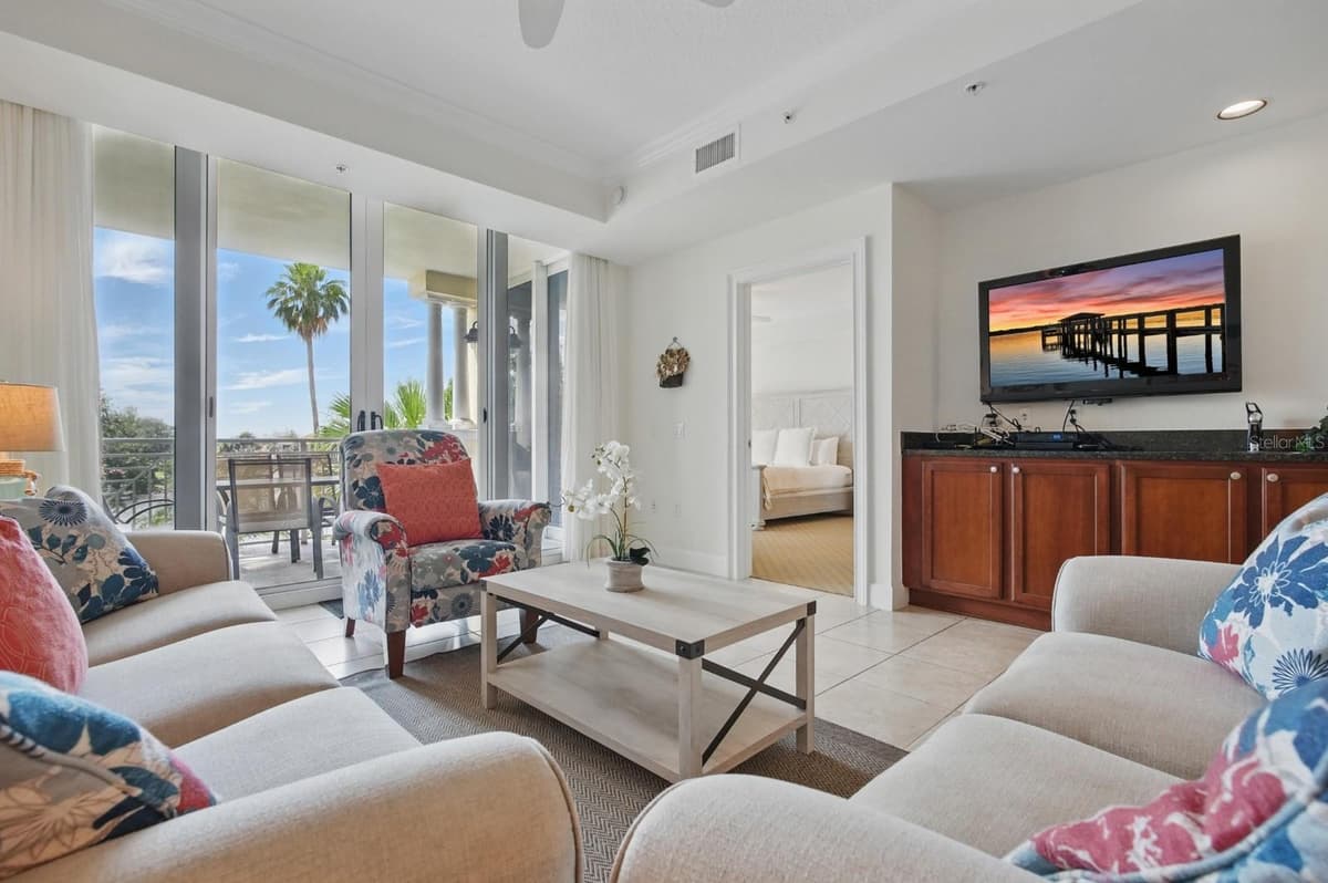 102 YACHT HARBOR DRIVE — photo 4 of 49