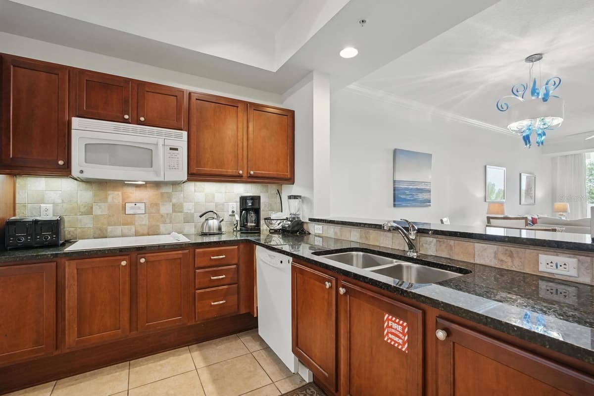 102 YACHT HARBOR DRIVE — photo 11 of 49