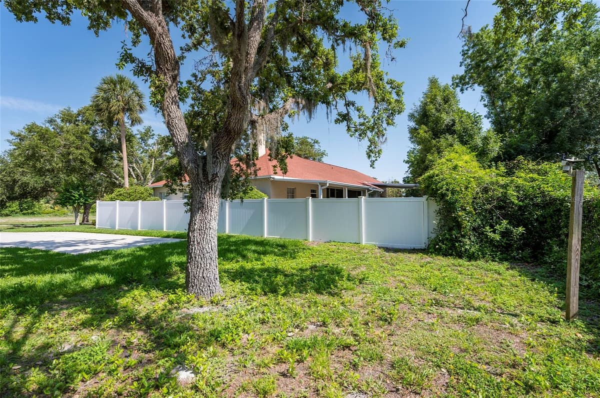 9908 ALAFIA RIVER LANE — photo 40 of 55