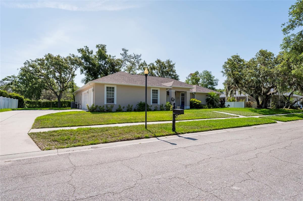 9908 ALAFIA RIVER LANE — photo 43 of 55