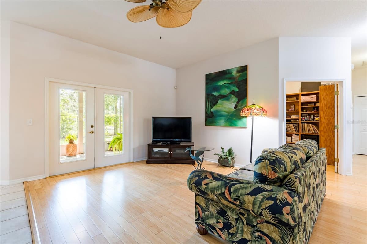 9908 ALAFIA RIVER LANE — photo 16 of 55