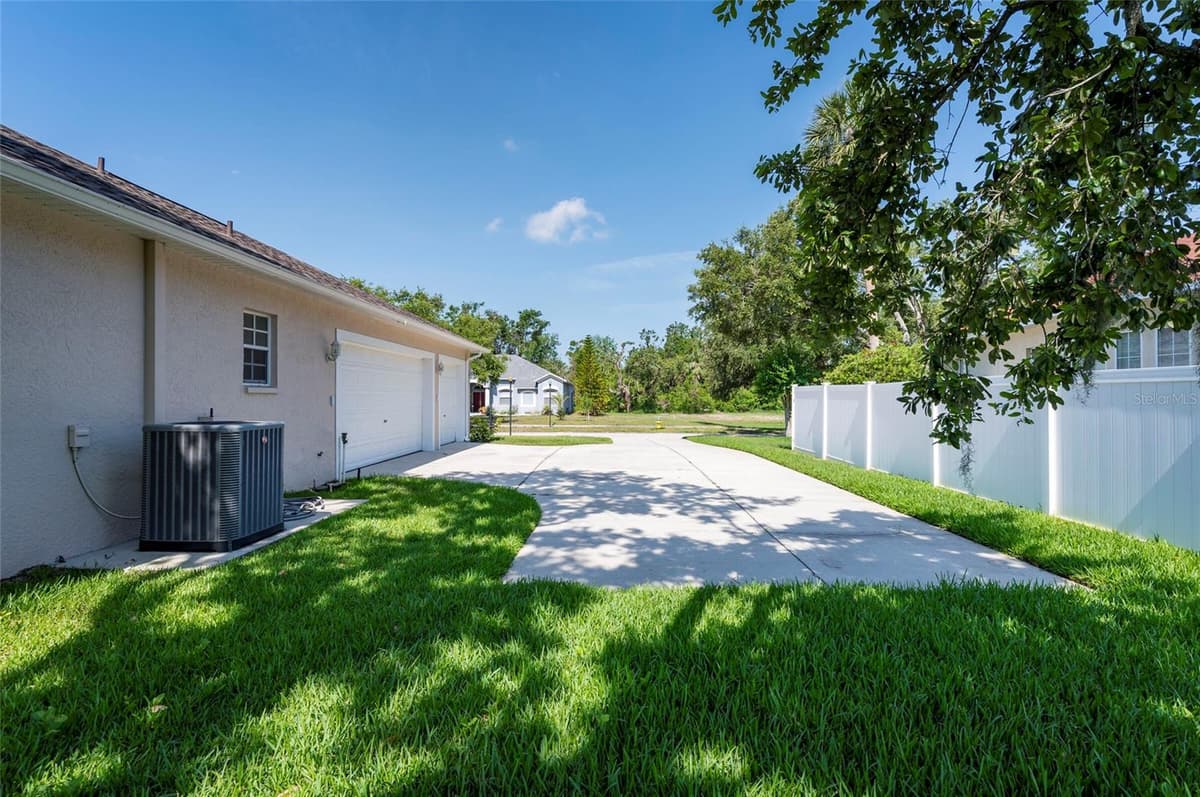 9908 ALAFIA RIVER LANE — photo 41 of 55