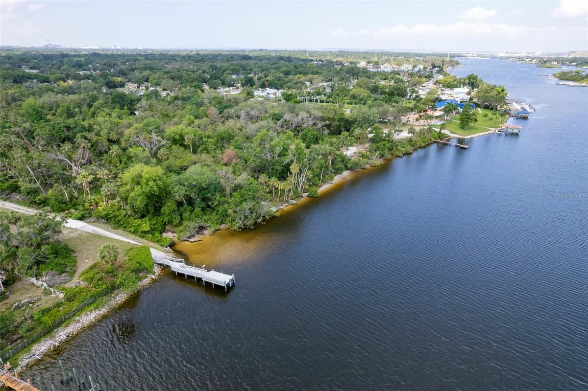 9908 ALAFIA RIVER LANE — photo 2 of 55