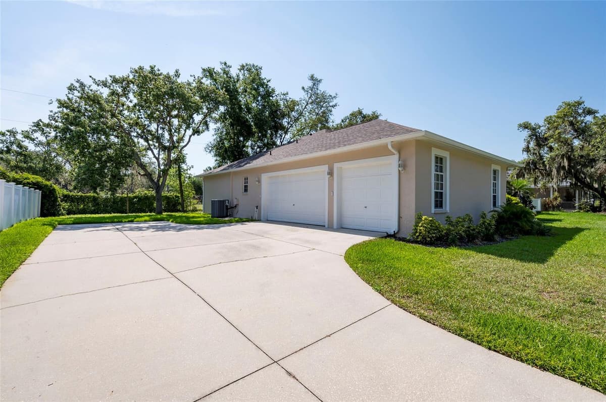 9908 ALAFIA RIVER LANE — photo 3 of 55