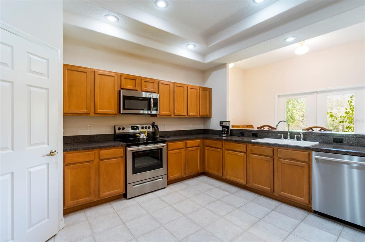 9908 ALAFIA RIVER LANE — photo 18 of 55