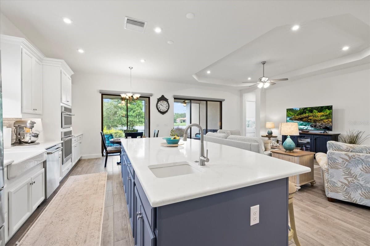 11398 JUGLANS DRIVE — photo 9 of 91