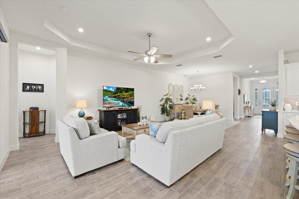 11398 JUGLANS DRIVE — photo 4 of 91