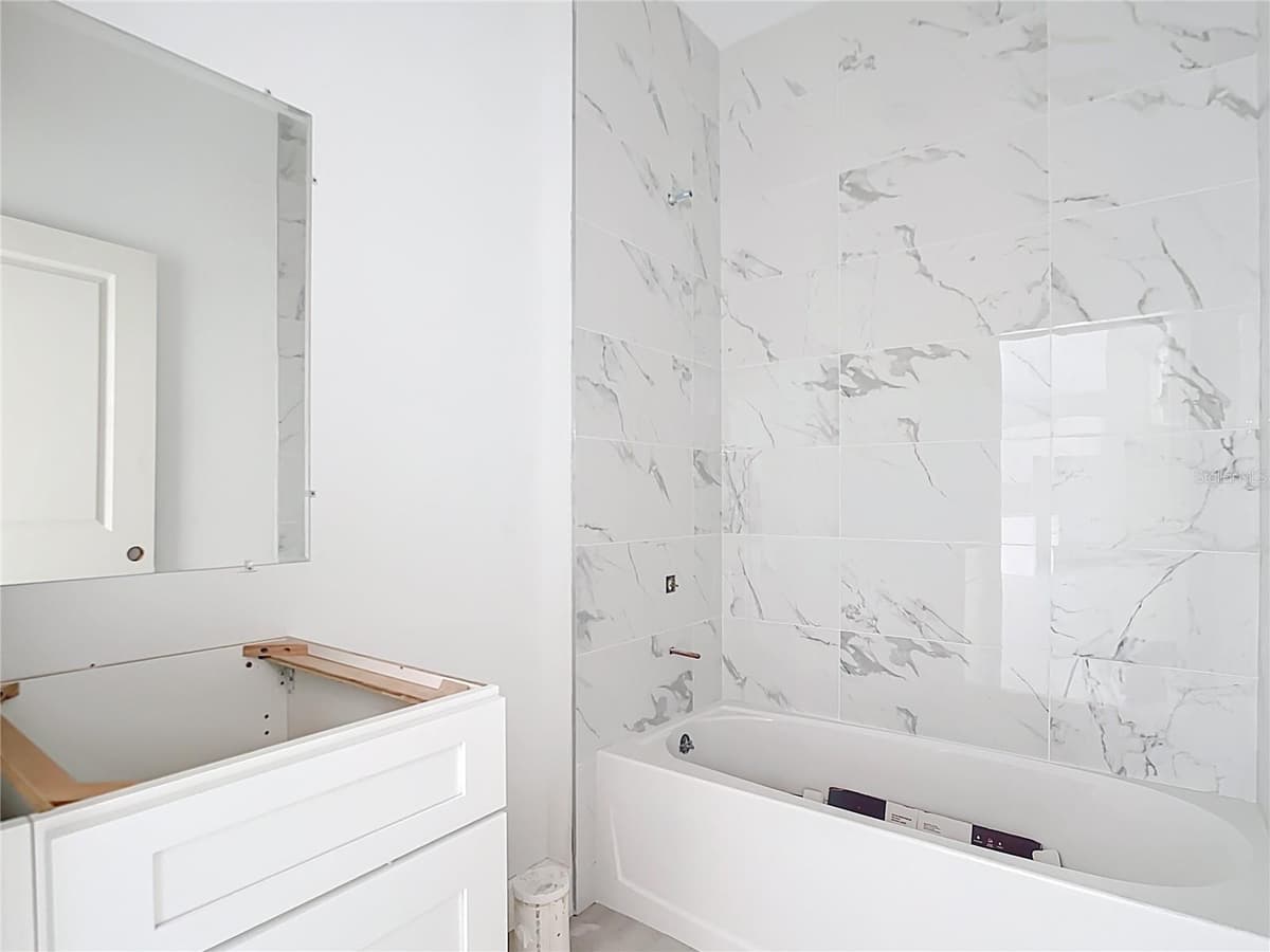 16134 LIBOURN AVENUE — photo 14 of 27