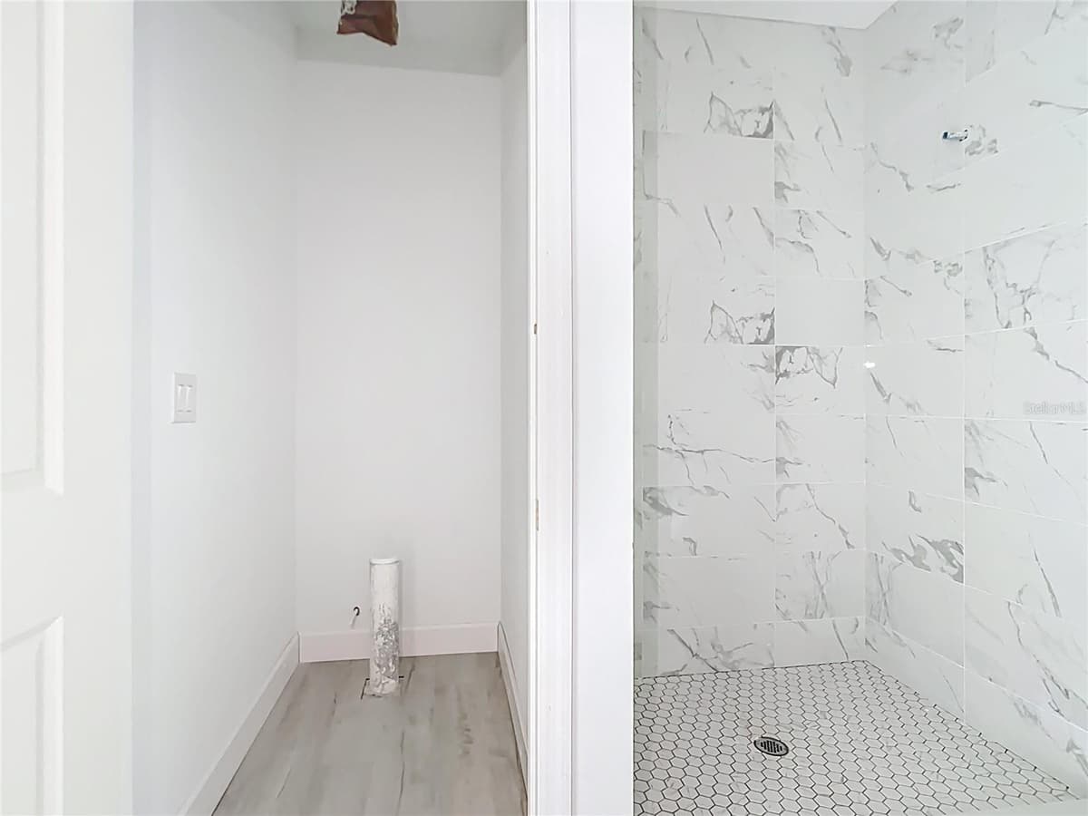 16134 LIBOURN AVENUE — photo 21 of 27