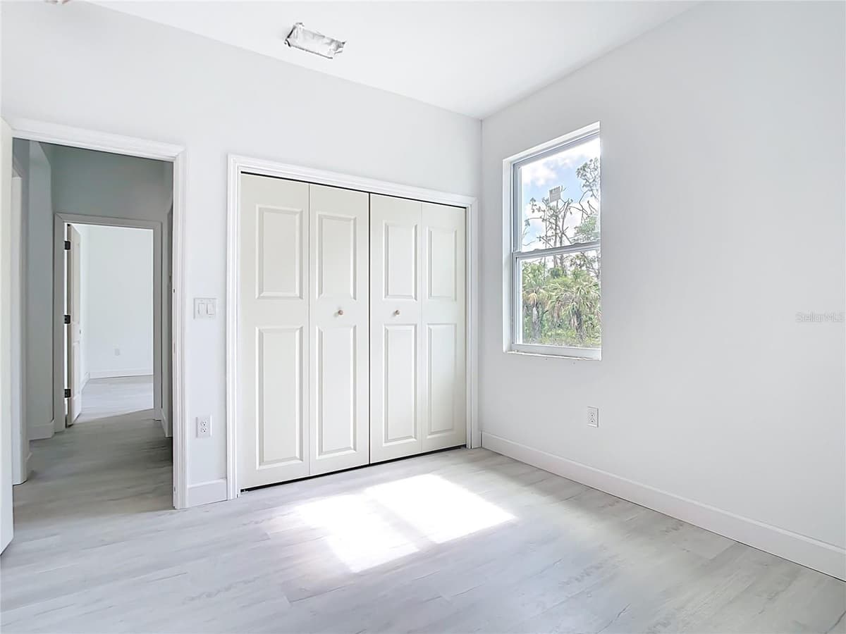 16134 LIBOURN AVENUE — photo 13 of 27