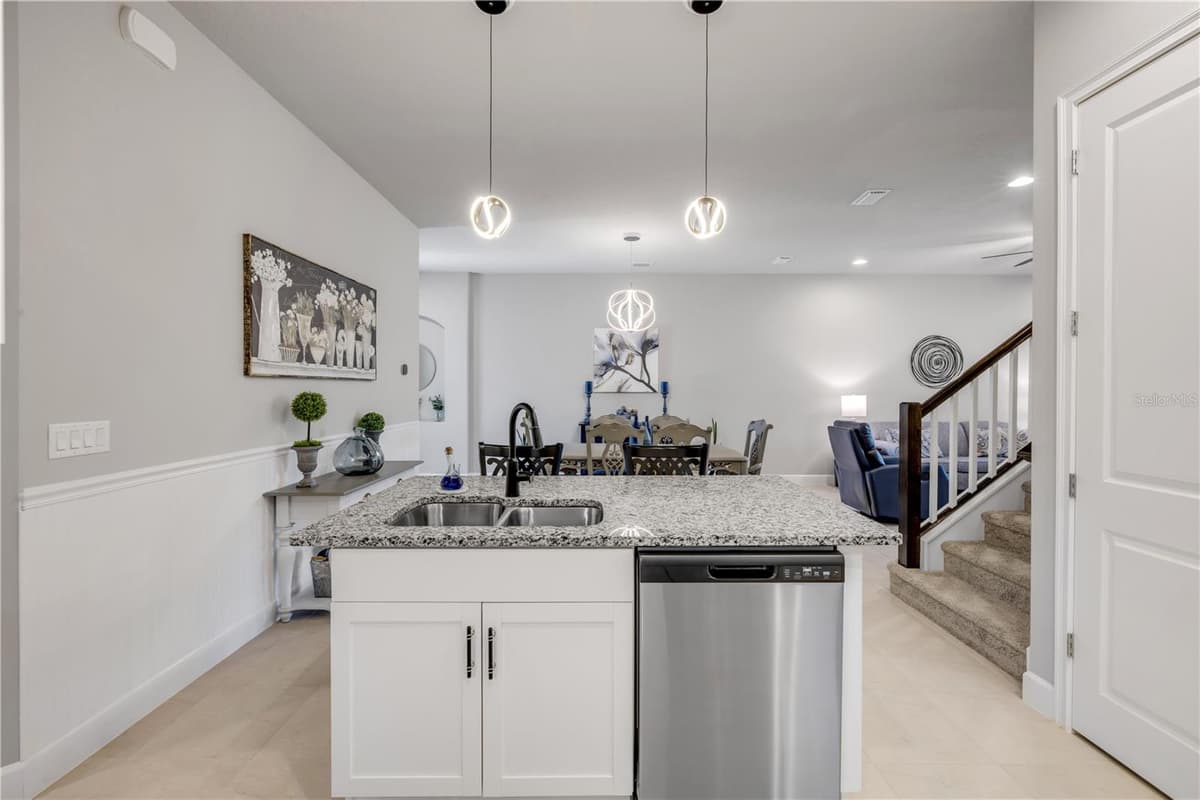 110 LONGRIDGE LANE — photo 30 of 91