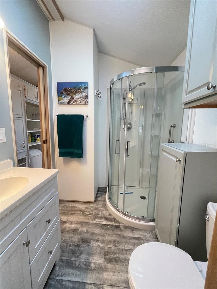 107 KOVE BOULEVARD — photo 15 of 16