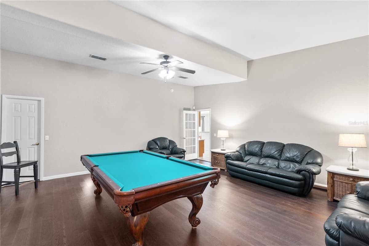 81 CAROL AVENUE — photo 44 of 51