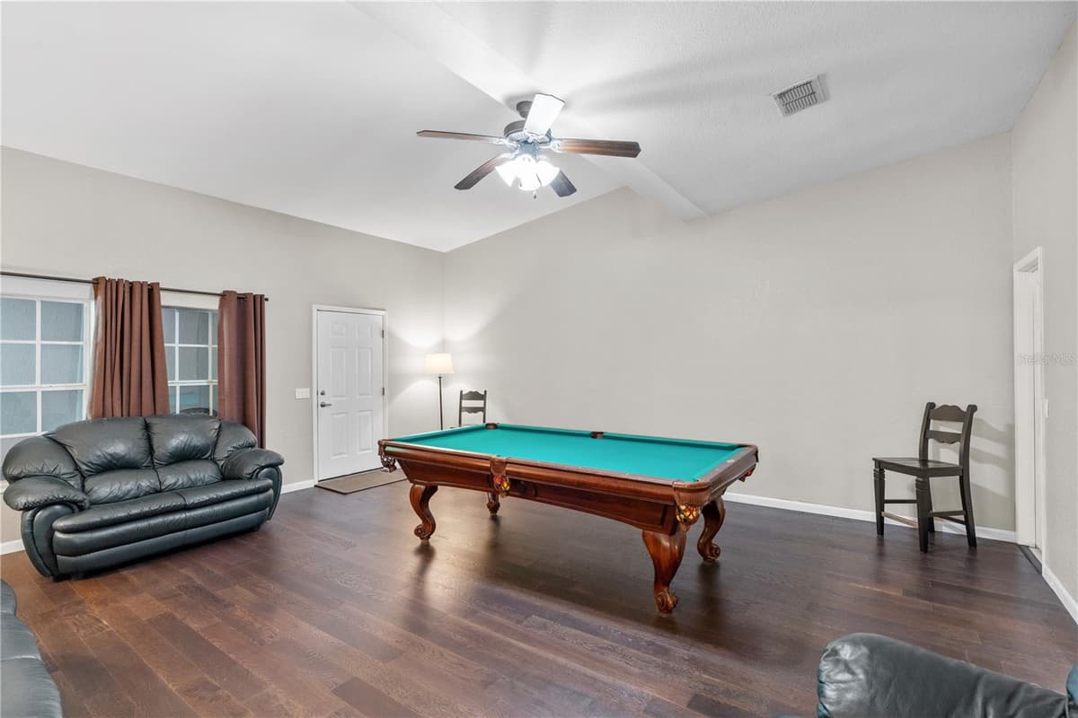 81 CAROL AVENUE — photo 43 of 51
