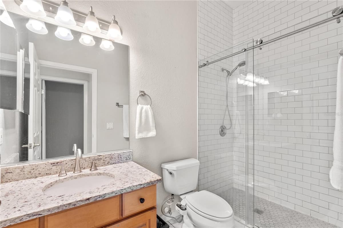 81 CAROL AVENUE — photo 42 of 51