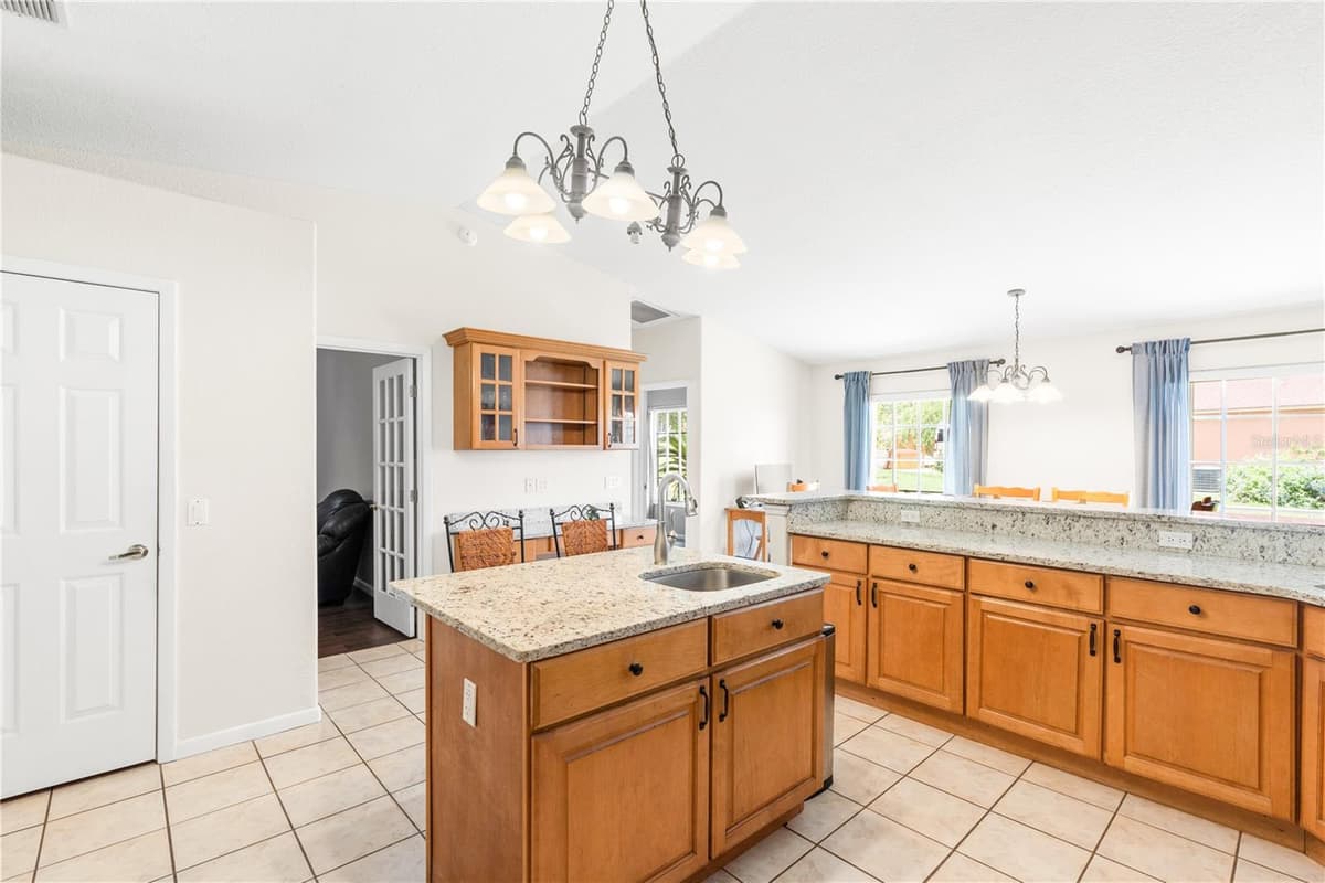 81 CAROL AVENUE — photo 13 of 51